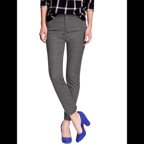 Old Navy “Grey Diamond” Patterned Mid Rose Ankle Length Pixie Pant. - Picture 10 of 10